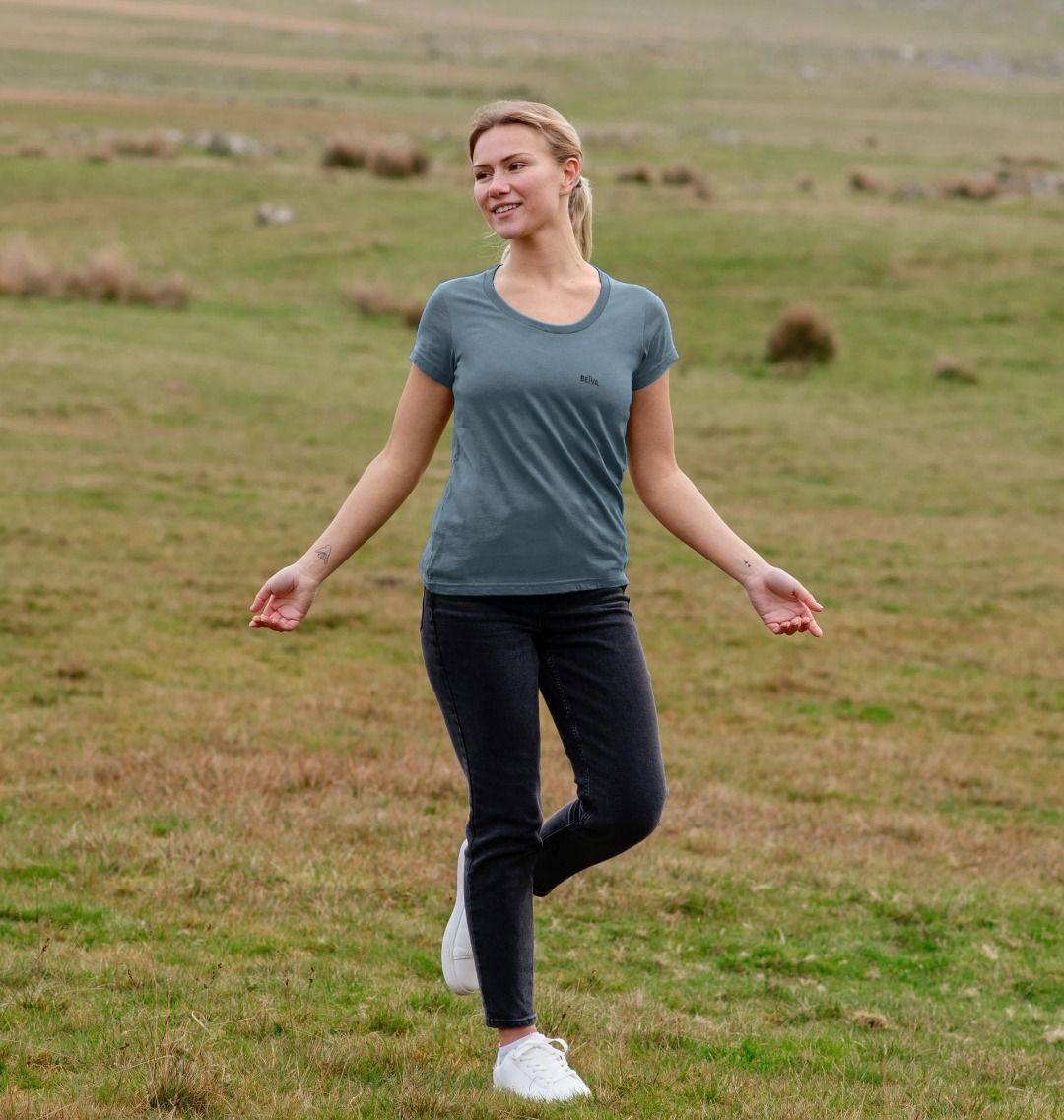 Women’s Scoop Neck T-shirt (Organic Cotton) – BETVA Minimalist Logo